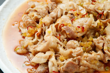 豚バラのニンニク醤油炒め