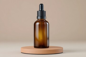 Fototapeta premium Amber glass dropper bottle with black cap on a textured circular surface against a neutral background