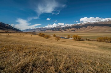 Obraz premium Picturesque highlands and peaks on the elevated plateau