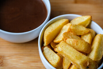 Chunky Fried Chips With Beef Gravy