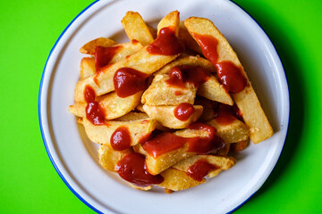  Chunky Chips With Tomato Ketchup Sauce