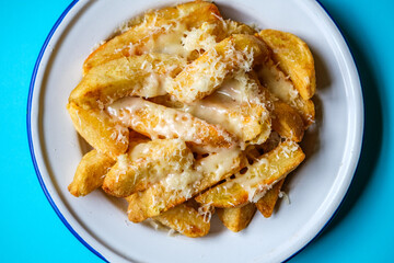 Chunky Chips With Melted Cheddar Cheese
