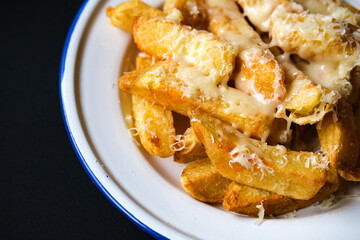Chunky Chips With Melted Cheddar Cheese