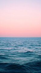 Obraz premium Ocean Water Under Pink Sky