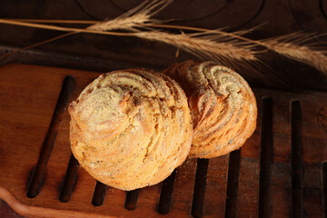 Pão fatiado e inteiro em diversos formatos e sabores