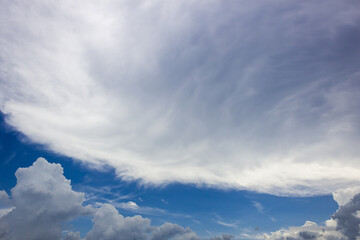 Obraz premium Cloudscape has been developing in gorgeous form. The vast blue sky and clouds sky background.