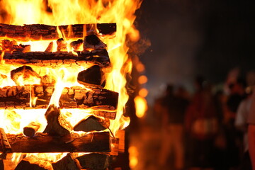 Flames of Bonfire Spreading Sparks / 日本三奇祭「吉田の火祭り」幻想的な火の粉が舞う焚き火の光景