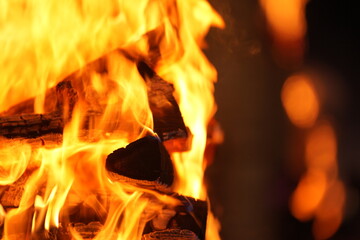 Torch Firelight with Fantasy Vibes / 日本三奇祭「吉田の火祭り」夜の大地を照らす焚き火の炎