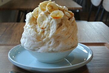 Kakigori Topped with banana