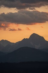 Obraz premium sunset over the mountains