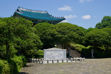 Cheonjeru Pavilion Forecourt © koreabybike
