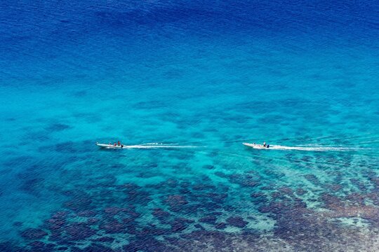 Boats off Dravuni Island