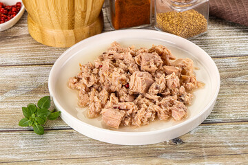 Canned tuna fish in the bowl