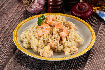 Gourmet risotto with prawn and cheese