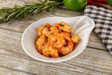 Roasted shrimps in the bowl