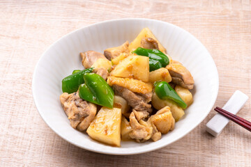 鶏肉とパインとピーマンの炒め物