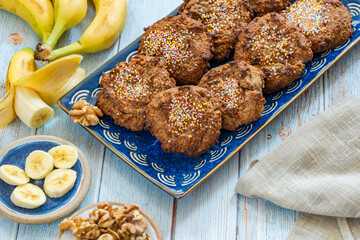 Vegan banana and walnut cookies