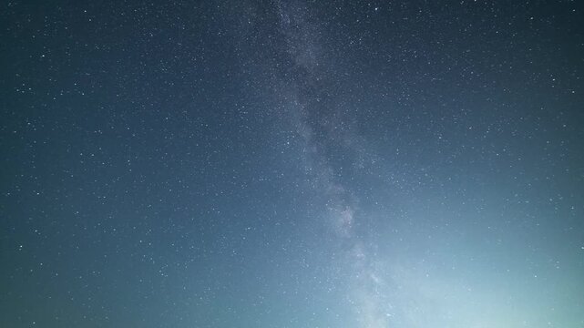 星空　天の川と雲　北半球　日本　