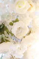 white and pink wedding flowers