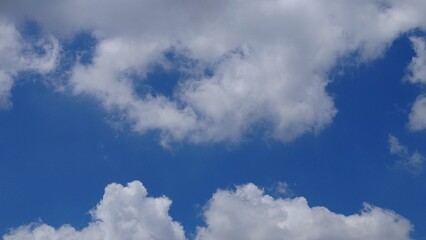 雲のある空