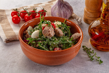 Green salad with canned tuna