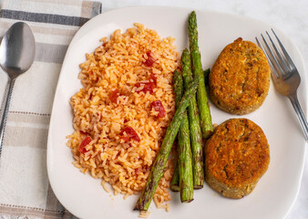 crab cakes  with  asparagus