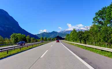 Autobahn A13 vor Ausfahrt Trübbach/Balzers in Richtung Chur (Schweiz)
