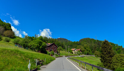 Die Weisstannenstrasse von Mels in Richtung  Weisstannen in Kanton St. Gallen