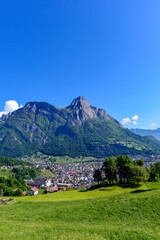 Obraz premium Mels und Sargans im Seeztal im Schweizer Kanton St. Gallen
