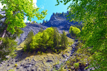 Wanderweg von Weisstannen im Weisstannental zur Wasserfallarena von Batöni, Mels, Kanton St. Gallen