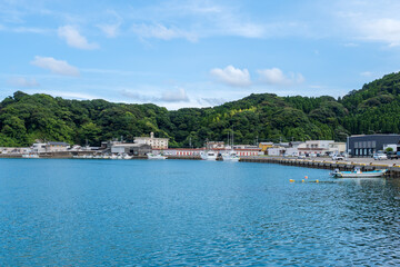 宮崎県日南市 目井津港の漁港風景と停泊する漁船