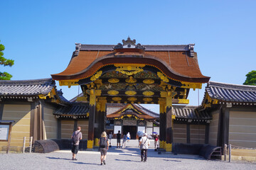 Fototapeta premium 世界遺産 二条城の唐門と豪華な装飾