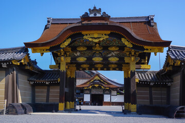 Naklejka premium 世界遺産 二条城の唐門と豪華な装飾