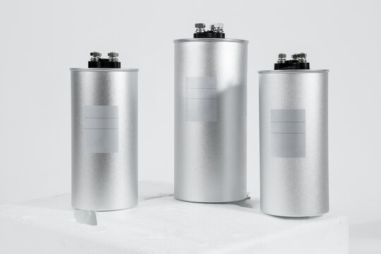 Self-healing low-voltage shunt capacitor