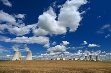 Dukovany nuclear power plant. Concept for electricity, power and environment. Energy prices and finances for heating and electricity use.