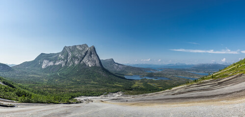 Granitplatte Verdensvaet bei Narvik in Nordland, Norwegen
