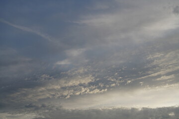 Dichtes Gef&uuml;ge aus kleinen Wolken mit Textur als Hintergrund