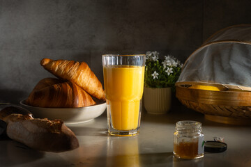 Jus d'orange, petit déjeuner.