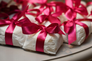 Wedding favor with pink ribbon, Brazilian bem-casado sweet, elegant wrapped candy with bow, party favor with satin ribbon, happily married
