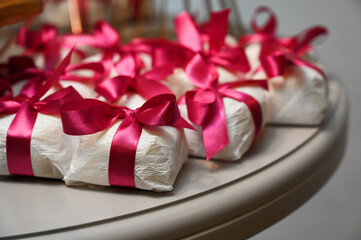 Wedding favor with pink ribbon, Brazilian bem-casado sweet, elegant wrapped candy with bow, party favor with satin ribbon, happily married
