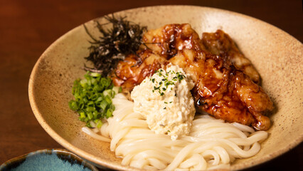 鶏肉の甘酢揚げ、タルタルソース、つけうどん
