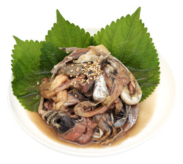 깻잎을 곁들인 갈치속젓