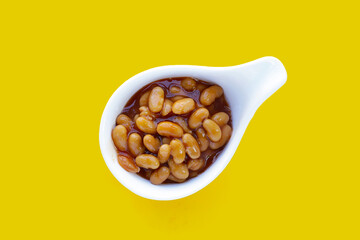 Baked beans in tomato sauce