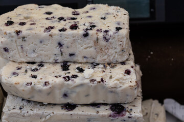 Traditional white chocolate with blueberries and spices.