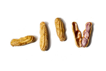 Boiled peanuts in shell
Simple, soft, and protein-rich snack.