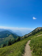 Obraz premium hiking in british columbia mountains