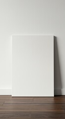 白いキャンバス、静寂の空間