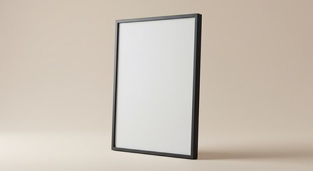 静謐な空間、黒縁の額縁、空白のキャンバス