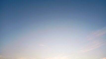 Obraz premium The color of the cloudy sky when the sun just rises