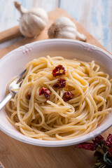 spaghetti garlic oil and hot chili pepper
